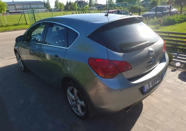 Opel Astra cena 29500 przebieg: 232520, rok produkcji 2012 z Wąsosz małe 29